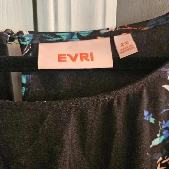 EVRI Floral Print Knotted Sleeve Shift Dress Plus (2X) - Picture 7 of 10